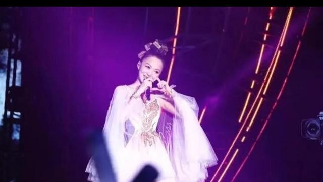 张韶涵|“狼母亲”姜柔伊:毁了张韶涵事业,吞下上亿资金,晚年才遭报应