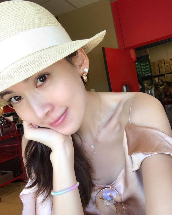 林志颖|48岁林志颖巡视名下资产!指导工作直竖大拇指,比受伤前更帅气了