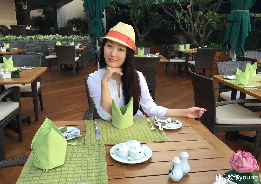 “玉女派掌门人”杨钰莹，常年保持96斤，身材看着像20多岁