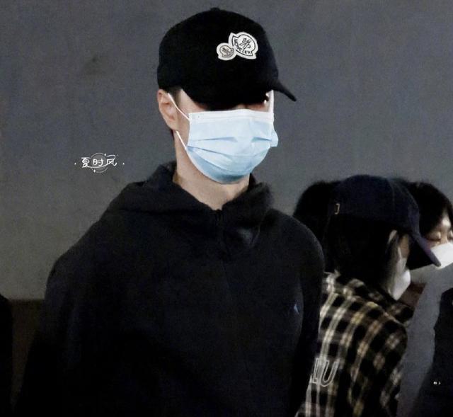 王一博|王一博新剧又改名,女主粉丝不满番位,网友:真是一波三折