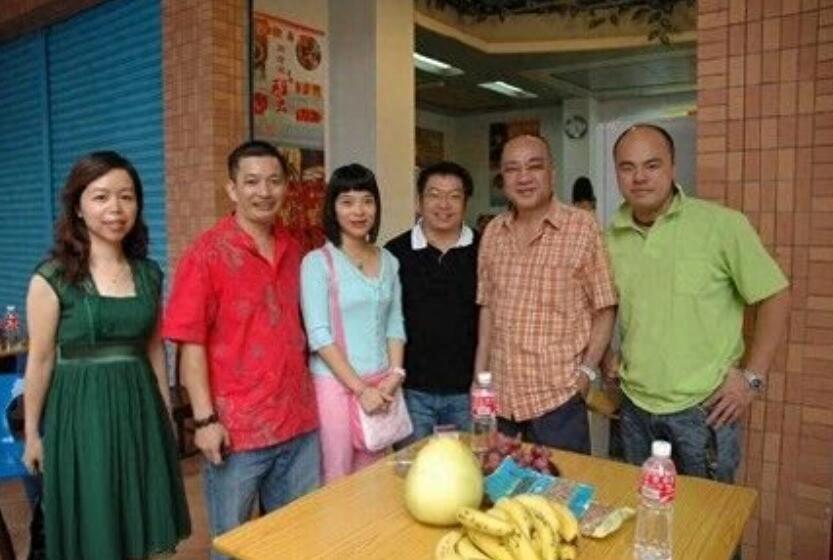 卢海鹏和卢俊宇，一对分居粤港两地的叔侄，两人的关系却耐人寻味