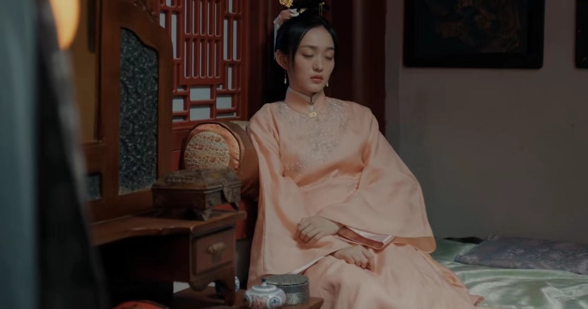 一脸反派相,却非要尬演古装“甜妹美人”,谁的审美出了问题?