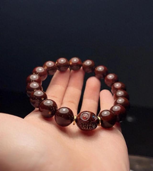 买到手就亏?不是所有的文玩都有价值,这3种文玩,玩玩就好!