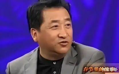 26年前,姜昆不顾妻子反对收养的6岁遗孤,如今成了他的骄傲
