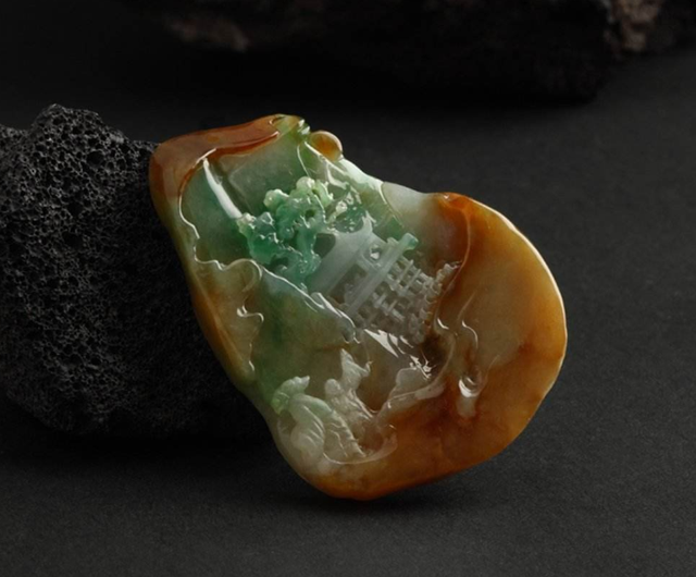 翡翠|集三大优势于一身,翡翠被誉为玉石之王,价格一路飙升!