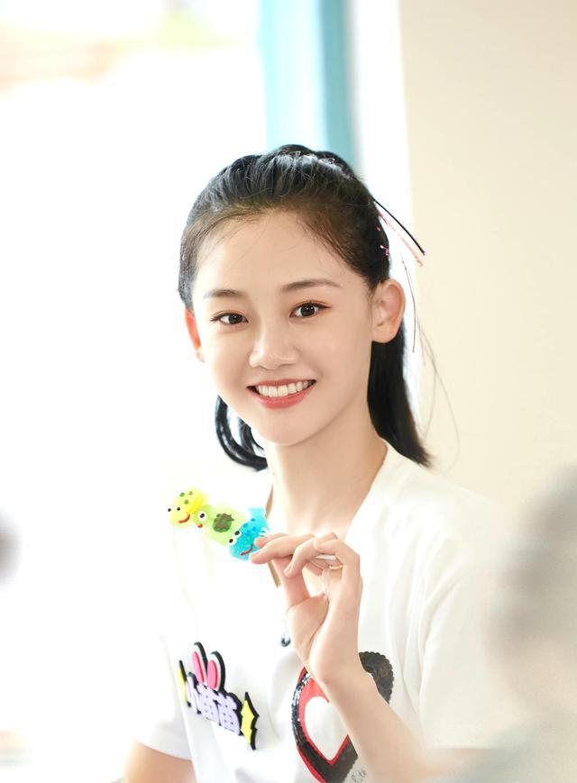 古力娜扎|苗苗不合群被骂惨,艾伦导游出现拯救苗苗口碑