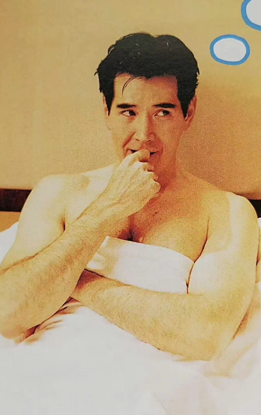 62岁费翔成功翻红!多年前亲密照再被传出,女星陶晶莹动作大胆