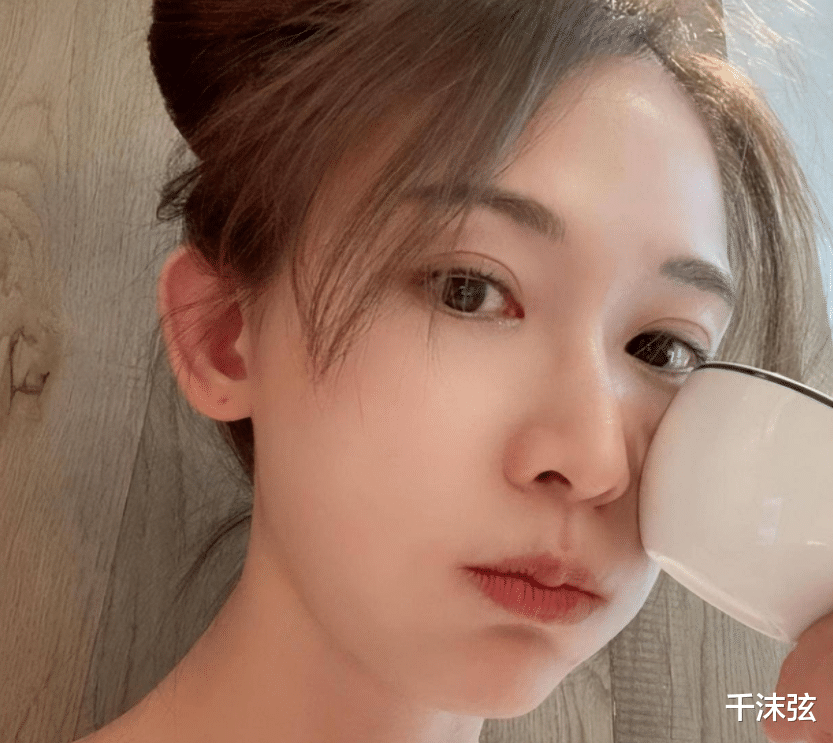 林志玲|林志玲家暴风波后晒自拍!素颜脸颊泛红笑容甜,细节暴露感情现状