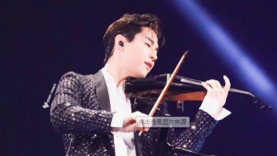 刘宪华|好声音官宣34岁新导师，弹唱俱佳还会跳舞，网友质疑不够资格？