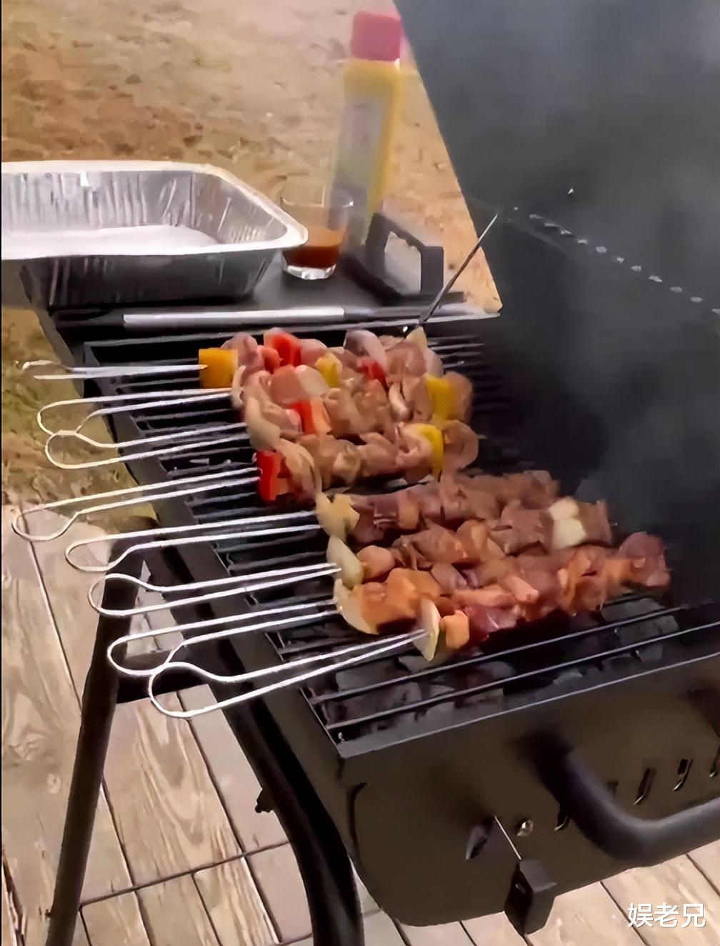 丁海峰|武松丁海峰晒美国豪宅,自称陪伴家人!国内赚钱国外花,已成常态