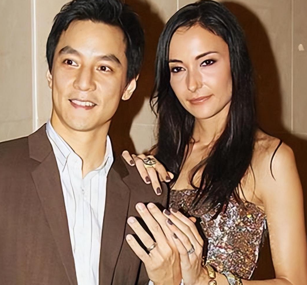 她是全港男人梦中女神，艳压子怡，拿下彦祖，迷倒冠希，如今单身