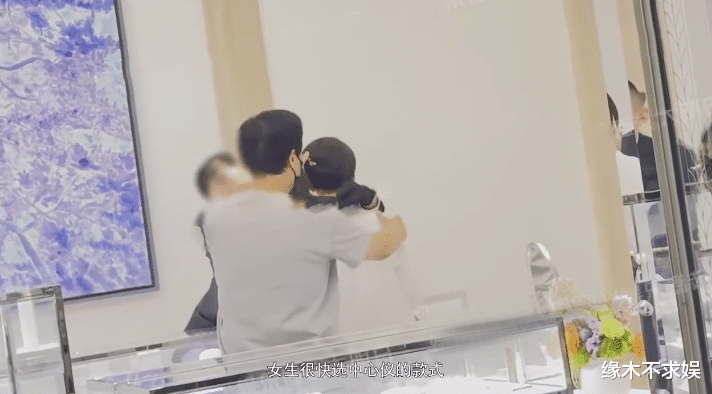 刘亦菲干爹分手风波升级!各种内幕被深扒,此前便可见端倪!