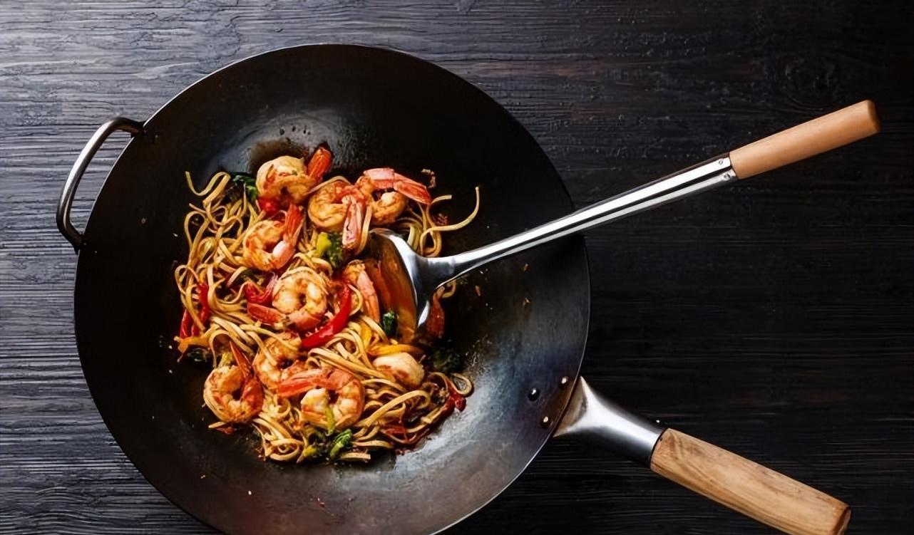 飞天茅台|“毒铁锅”遭央视多次曝光,把美食变成“毒药”,大家应提高警惕