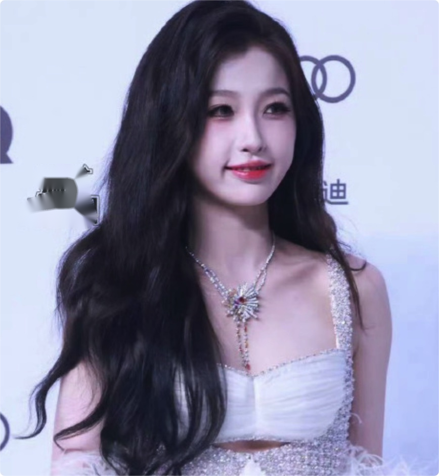 明明素颜美得惊艳,一化妆就秒垮掉,这位女星被妆造给害惨了