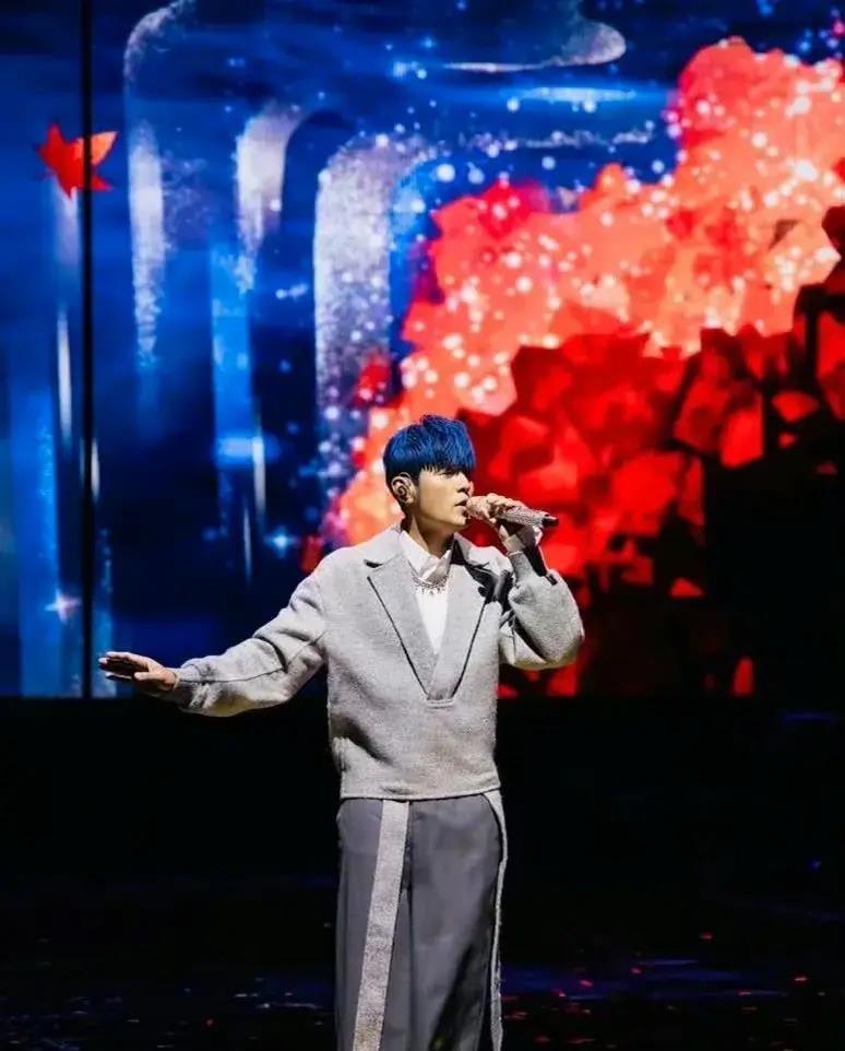 昆凌严重焦虑!原来她爱的这么卑微?担心不能满足周杰伦的期望!