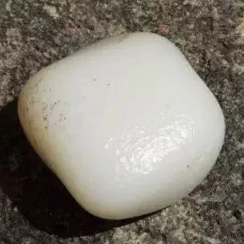 水返沙——和田玉中不常见却很油润