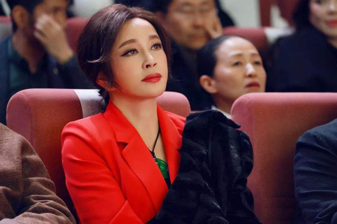 谢霆锋|5位顶流明星的狱中生活:没有优待,洗澡、上厕所时还被“围观”