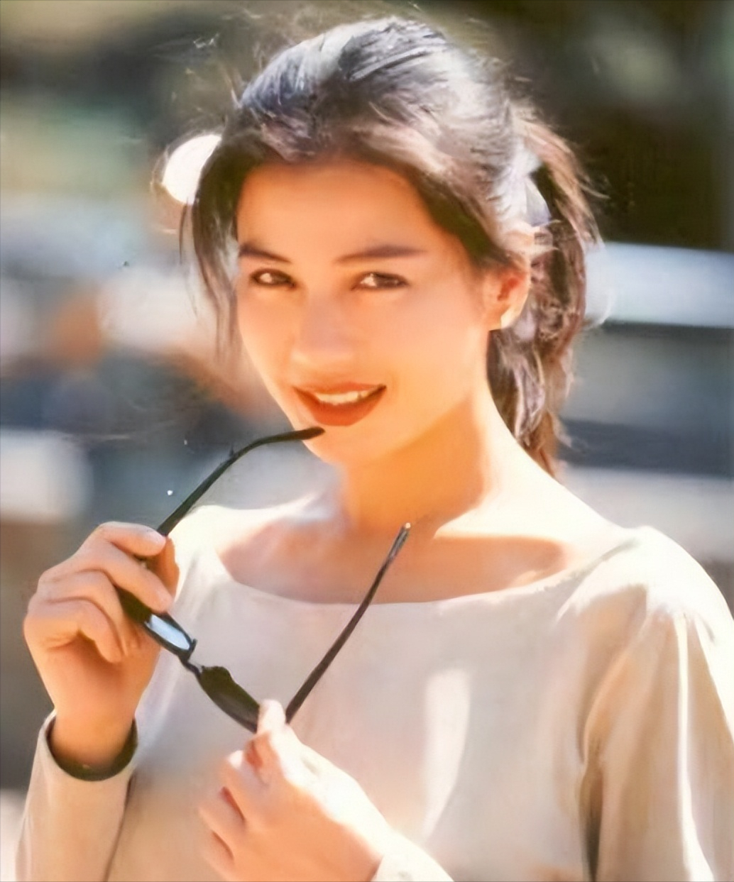 周星驰|90年代没出演过星爷电影的女神，数来数去，就这两位