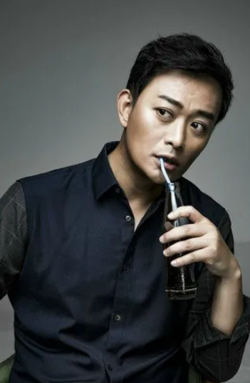 黄海冰|演员黄海冰:不怨前妻坚持丁克,再婚娶小12岁娇妻后获得双重幸福