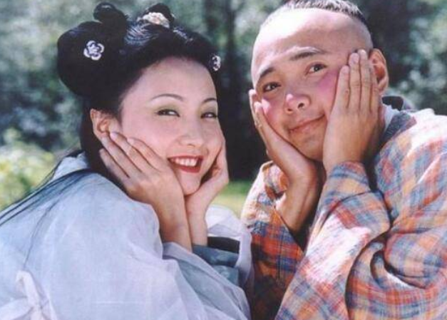 假面|装不下去的洪欣、假装豁达的陶虹,将假面夫妻的“虚伪”暴露了