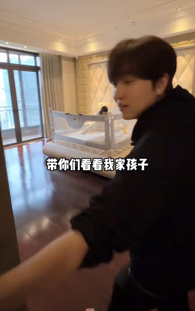 白冰|网红白冰买顶奢豪宅!超五百平恐上亿,自嘲家徒四壁配800元餐桌