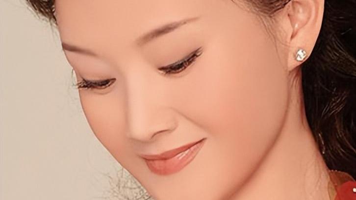 宋祖英自曝丈夫身份！身居高位却默默无闻，甘愿做她背后的男人