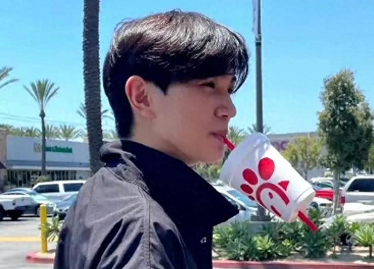 袁咏仪16岁儿子再度公开辱华,讥笑广州市民,并非是第1次犯错