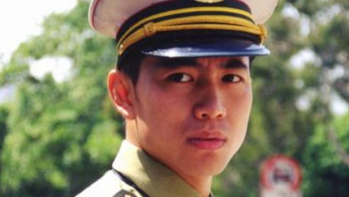 谷智鑫|谷智鑫：拍戏坠马瘫痪，女友照顾他8年，没办婚礼成终身遗憾