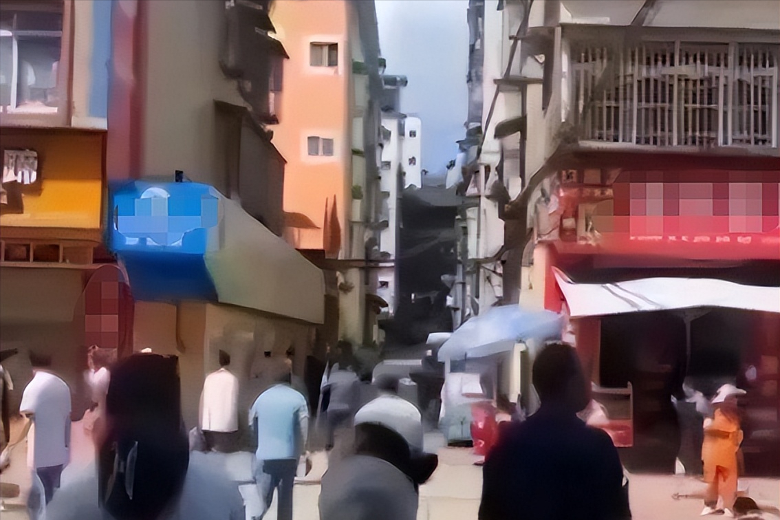 突发!光头男因为赊账不成,发疯砍伤老板娘及路人,致两死一重伤