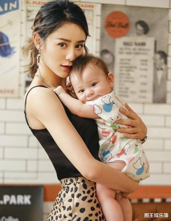 别再说张馨月配不上林峯了!女儿礼貌又懂事,都是妈妈教得好