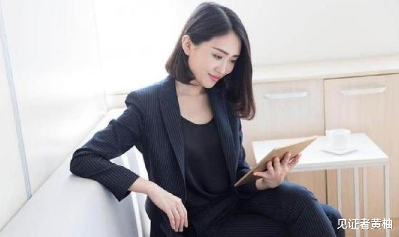 从纯洁天使到堕落之源：女乡长杨丽的蜕变