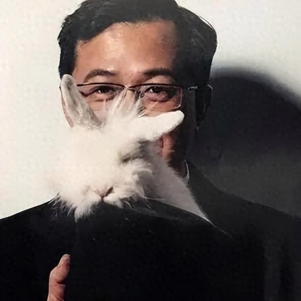 卓伟爆出的惊天大瓜,个个轰动,次次实锤,不愧是娱乐圈第一狗仔