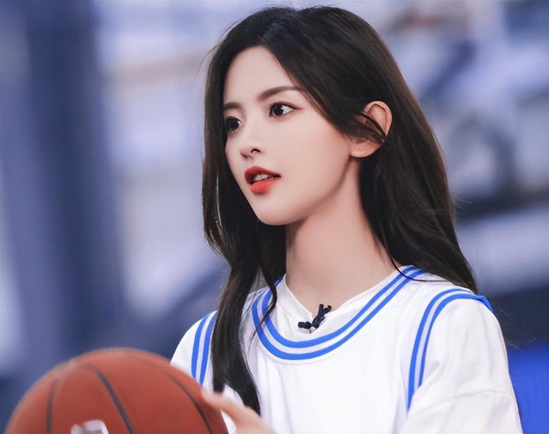 阿娇|同为“草根出身”,杨超越却走上了与赵丽颖截然不同的道路