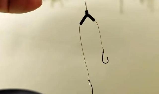 |铅坠躺底超短子线钓法和长子线主子线双铅有啥区别？那哪种更好？