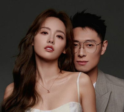 张嘉倪买超的瓜,有点大...