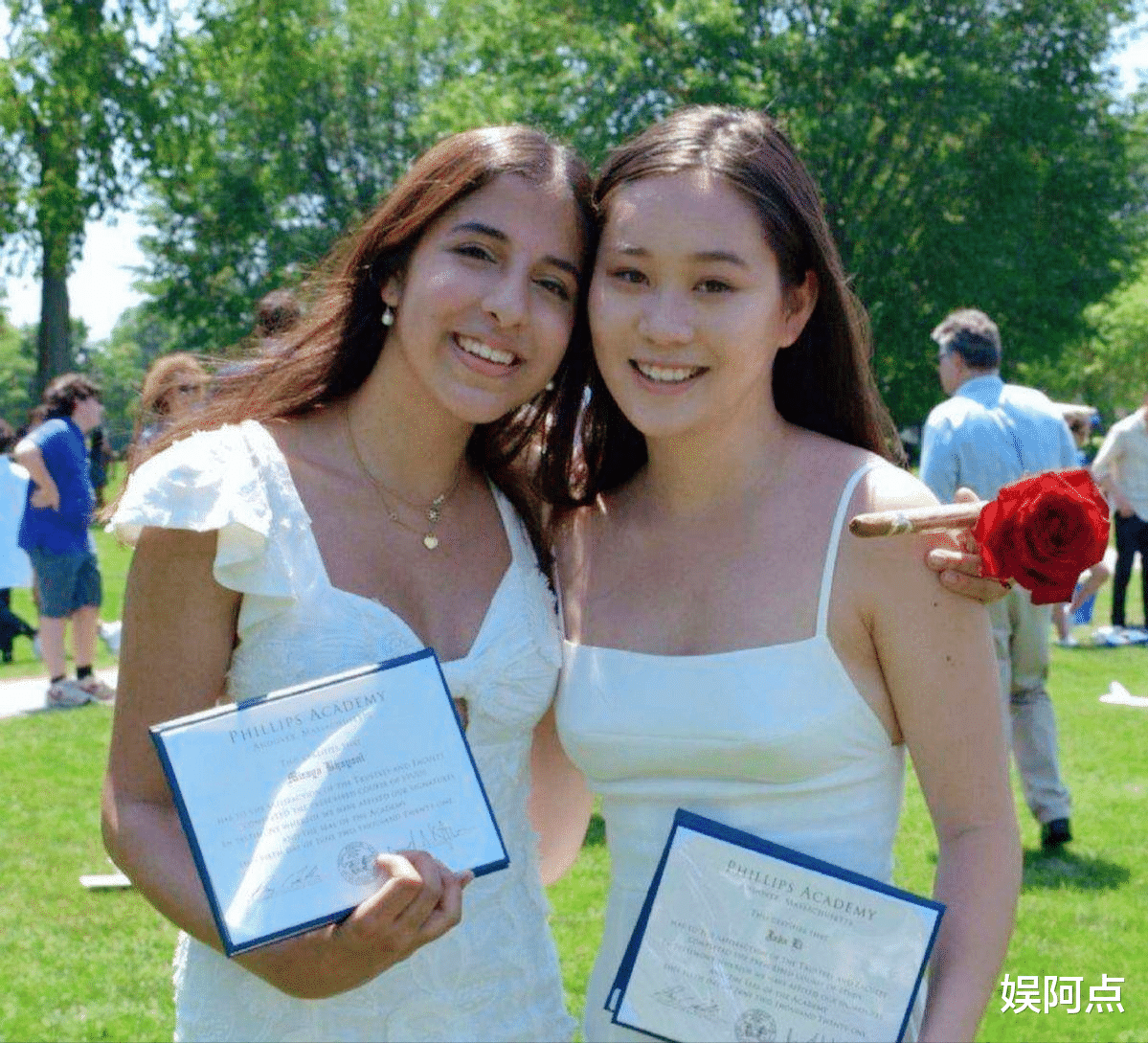 屡传死讯的李连杰终露面:60岁身形消瘦,自曝小女儿抑郁症很严重