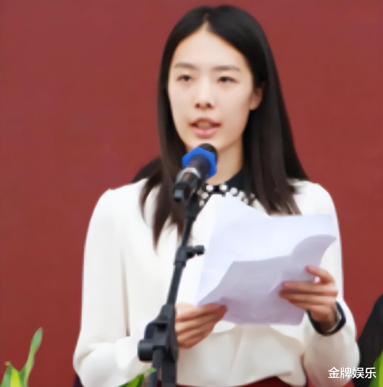 整容|董思瑾多张整容前的旧照被曝出！女方的长相真是一言难尽