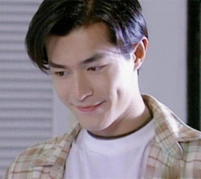 科技脸和自然脸区别多大?看完这4位老牌男神的近照,你就知道了