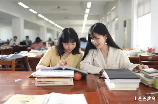 大学生|大学生吐槽“断亲式”招聘，私企提出离谱要求，入坑的都是应届生