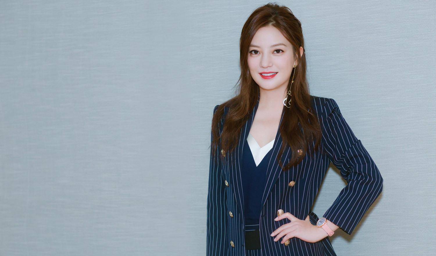 47岁女星赵薇回国生活!