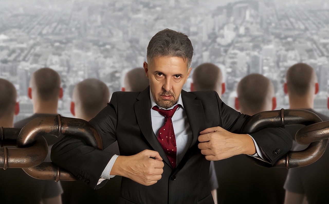 面对领导阴阳怪气,不留尊严的批评,如何应对?知晓这几点很重要