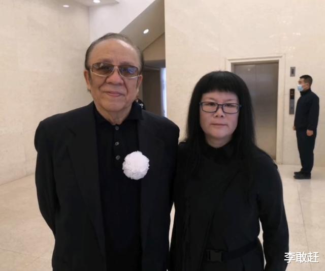 程志|程志告别仪式大合影曝光，黄宏一脸笑容，蔡国庆站后排，未见妻女