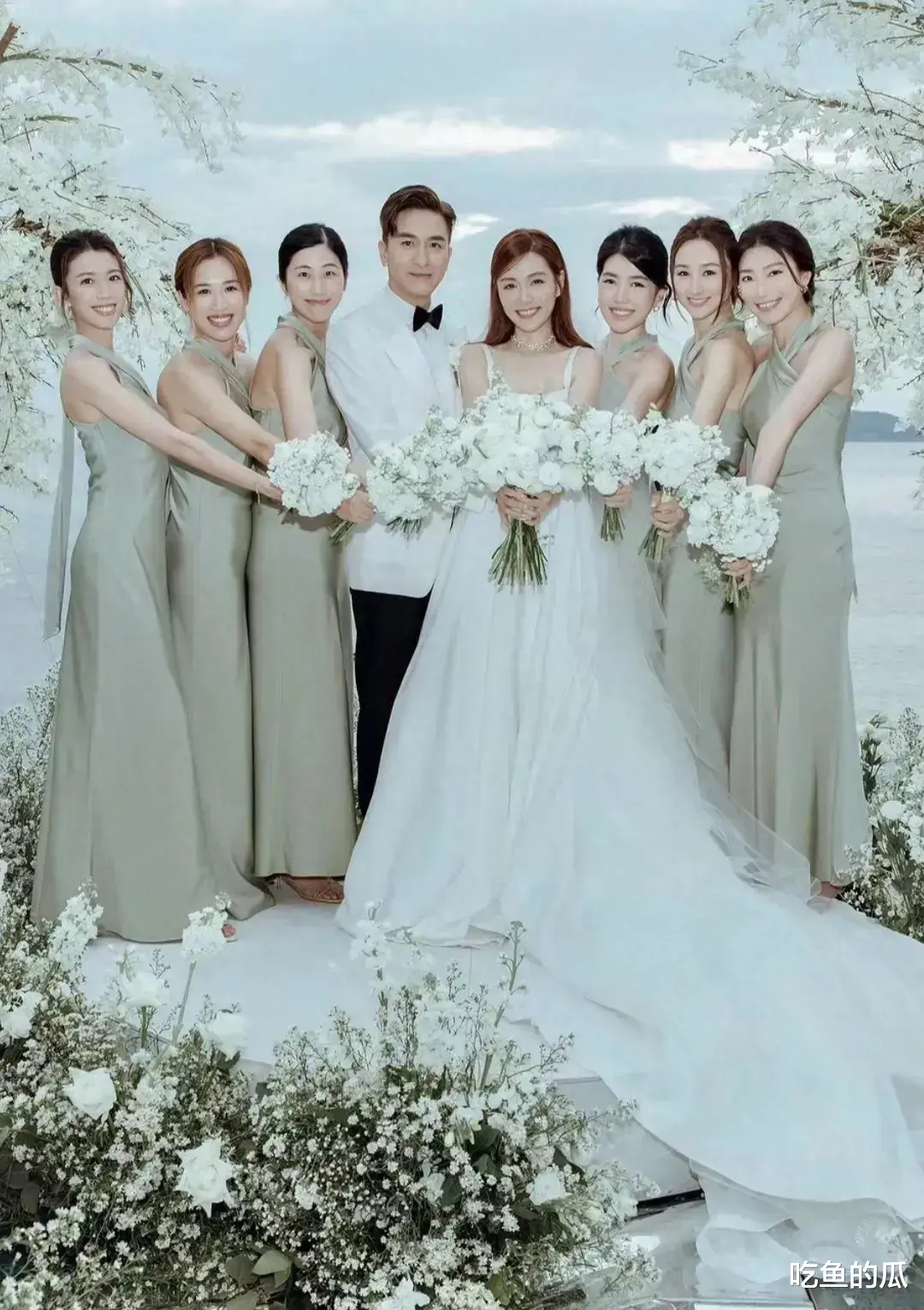 蔡思贝合影遭人嫌弃,把岑杏贤朱千雪当假想敌,凹造型明显过分抢镜