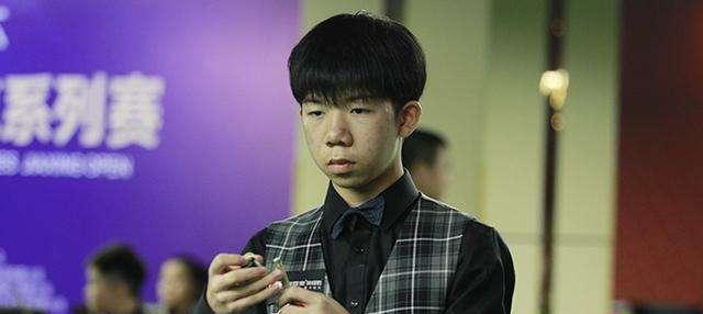 张家玮|中国斯诺克2胜1负!双星进4强冲职业资格,女将丢3赛点被淘汰!