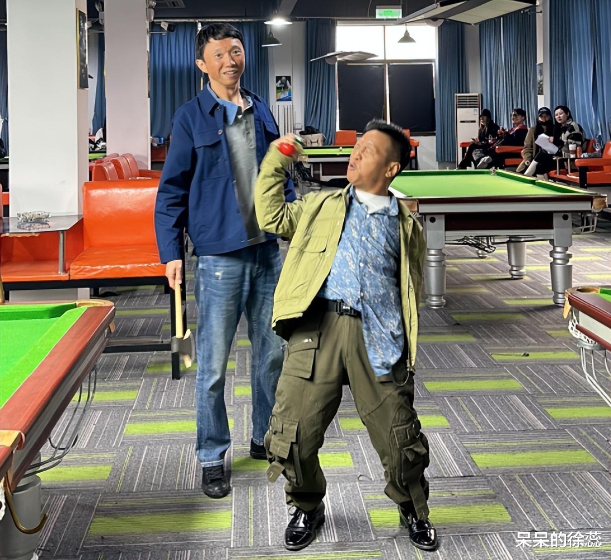 谢娜|《萌探探探案》首录封神，躲过了41岁谢娜，却对30岁娜扎挪不开眼