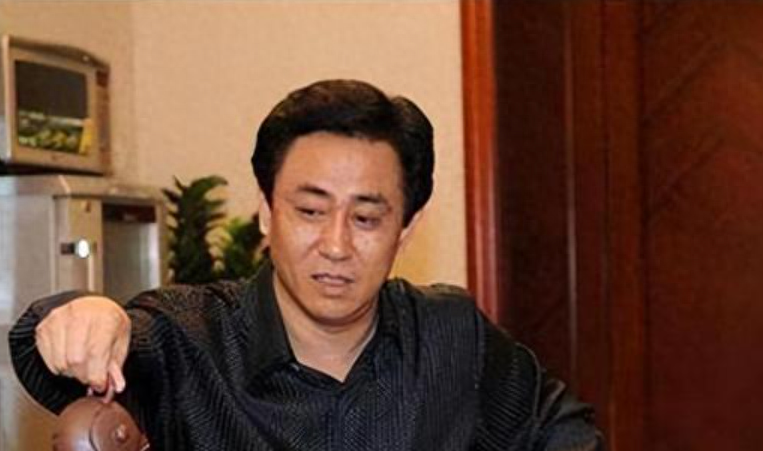 恒大歌舞团团长白珊珊被曝光：曾陪许家印应酬，如今下场令人唏嘘