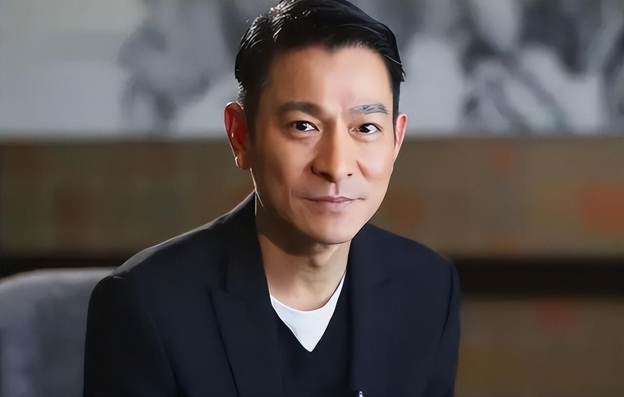 写在最后:用刘德华的话说,朋友应该是不分黑白的,做任何事,任何情感