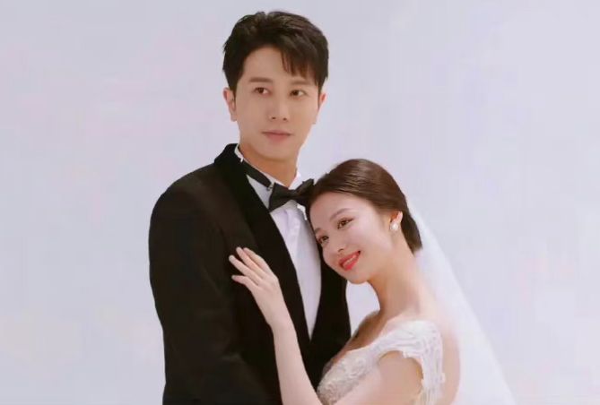 杨洋再登芭莎封面,时尚表现差遭吐槽,被指像给许沁抓米煮粥