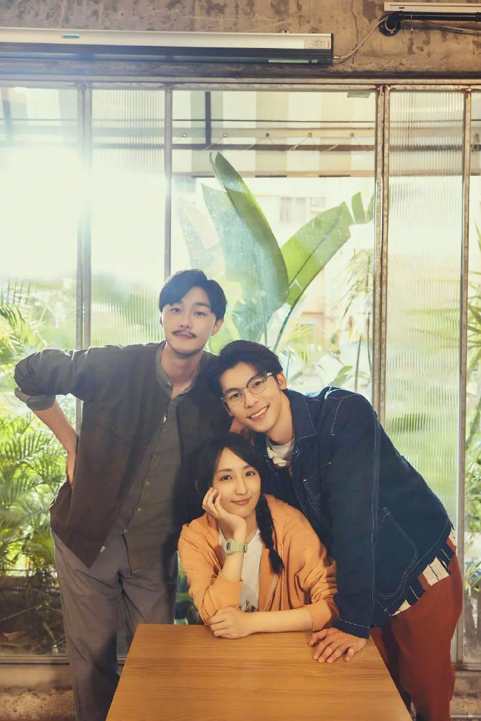 《一闪一闪亮星星》不是粉丝电影，比《想见你》票房高很正常