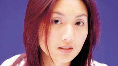 护士成歌手，陈奕迅曾经和她暧昧，郑中基专门为她写歌